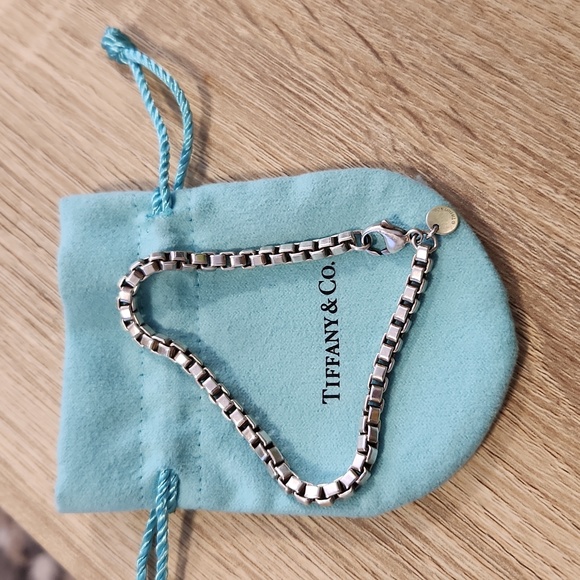 Auth. Tiffany and Co. Venetian Link Bracelet in Silver Size medium or 7.5" - Picture 6 of 6